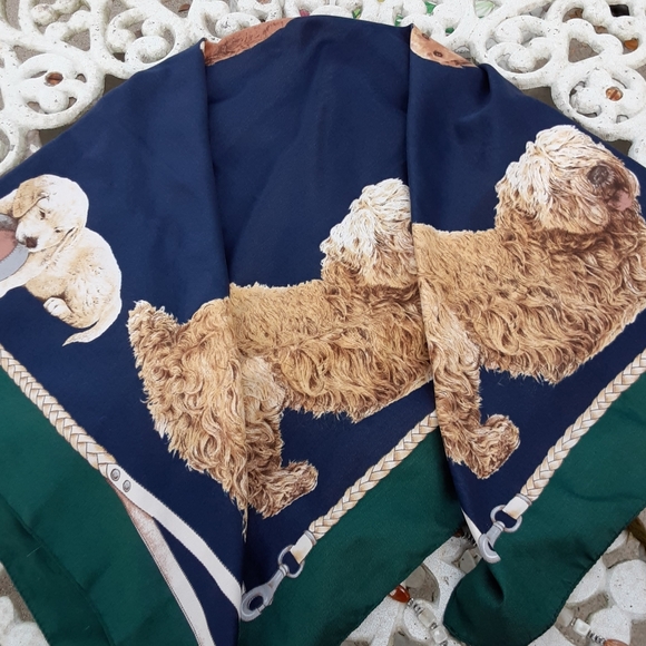 Puppy Printed Scarf Design - Picture 3 of 6